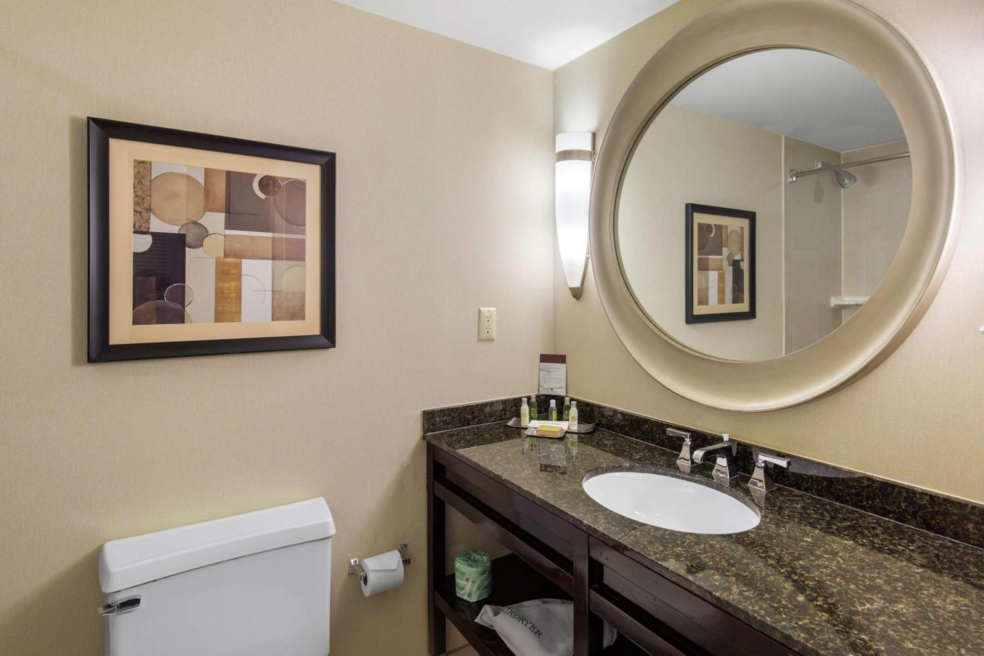 Doubletree By Hilton Downtown Wilmington - Legal District Екстер'єр фото